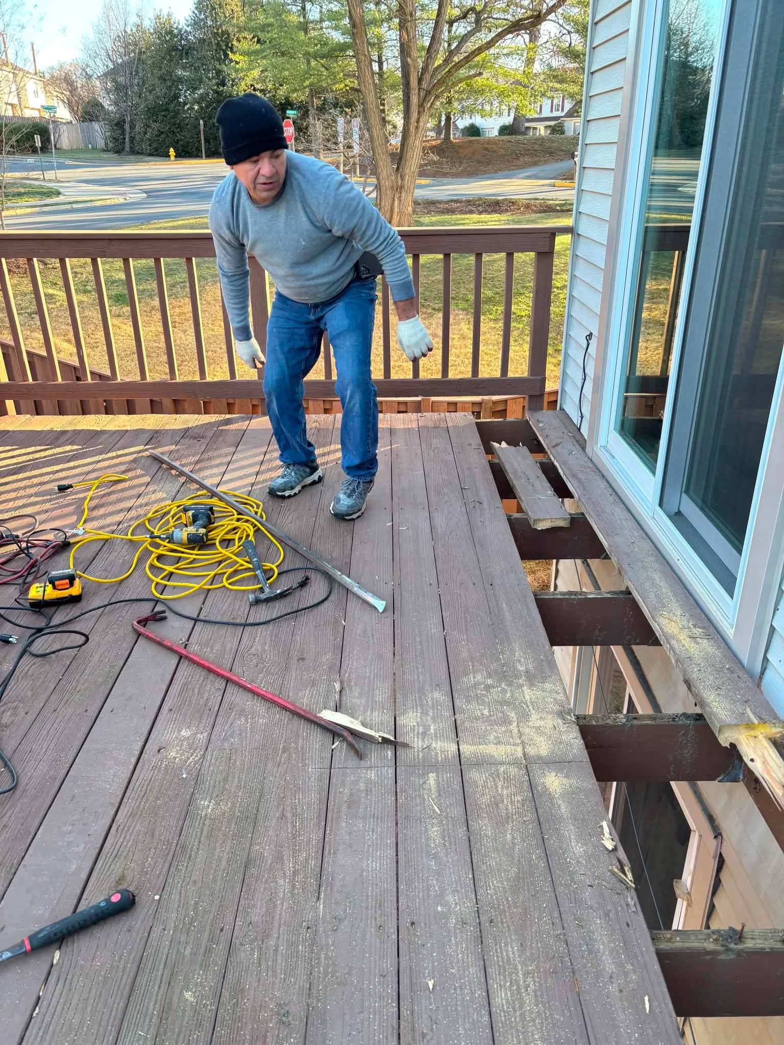 deck-board-replacement-during-board-removal